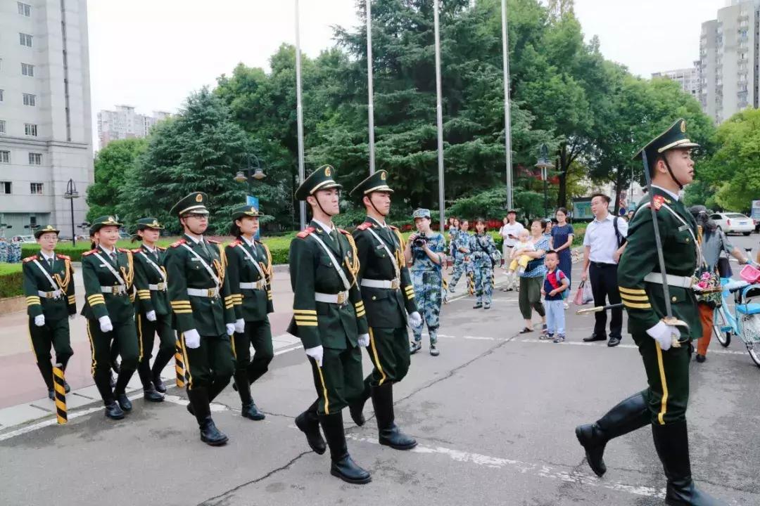 2018中南财经政法大学军训掠影：军训进行时，青春正当时