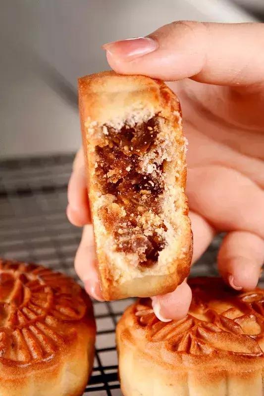 排队3小时，人均200+，卫嘴子说：“我乐意！”