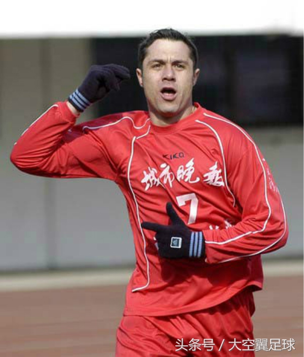 前国脚复出征战中甲赛场,前国脚退役40岁告别职业赛场