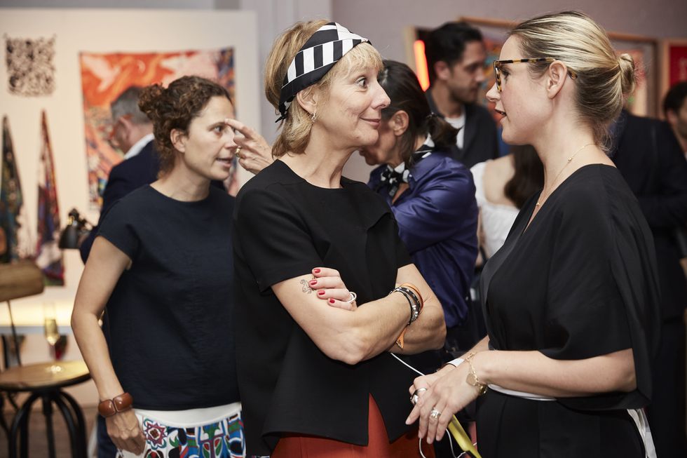 Hermès丝巾为何让全世界女人都着迷？爱马仕丝巾俱乐部给你解答