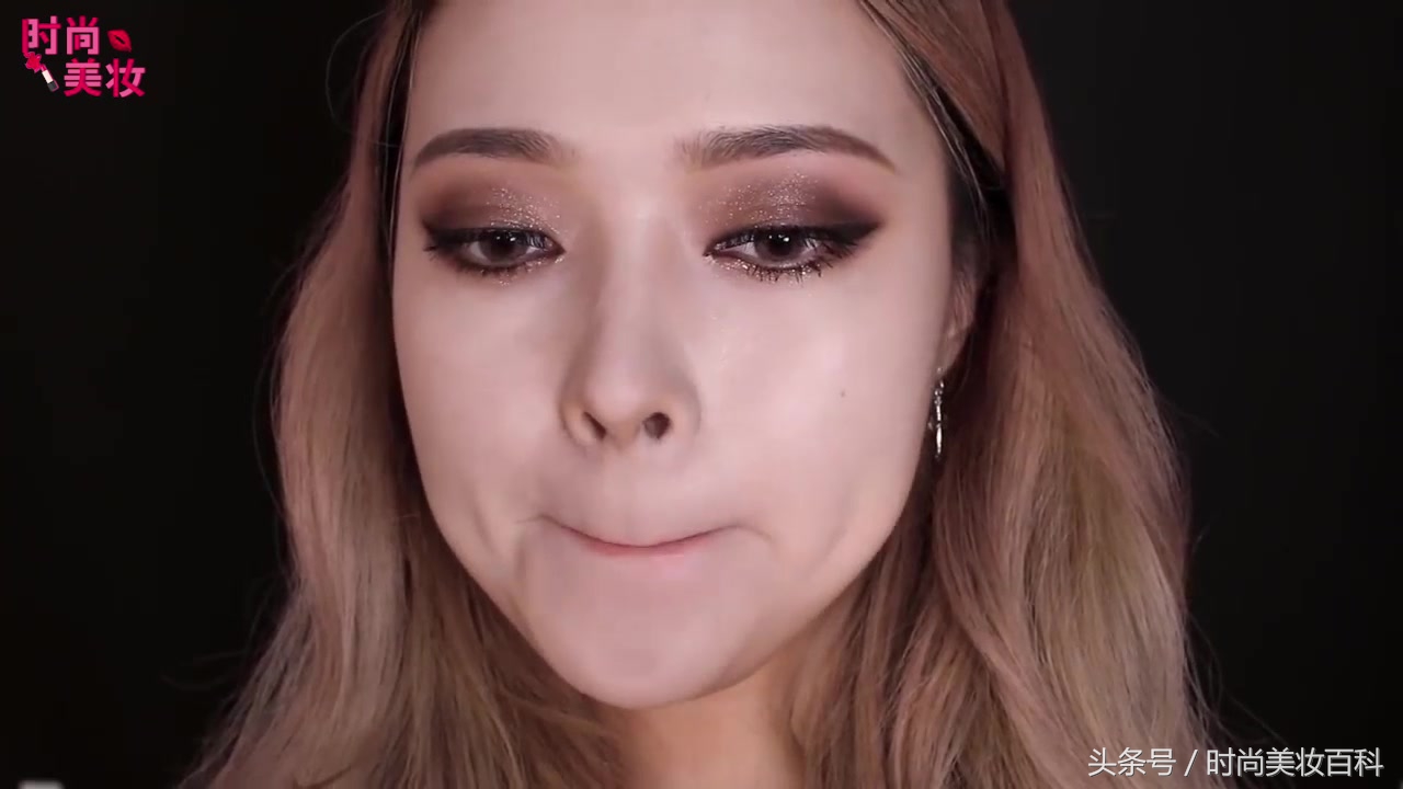 「时尚美妆」狂野性感的烟熏妆图解教程