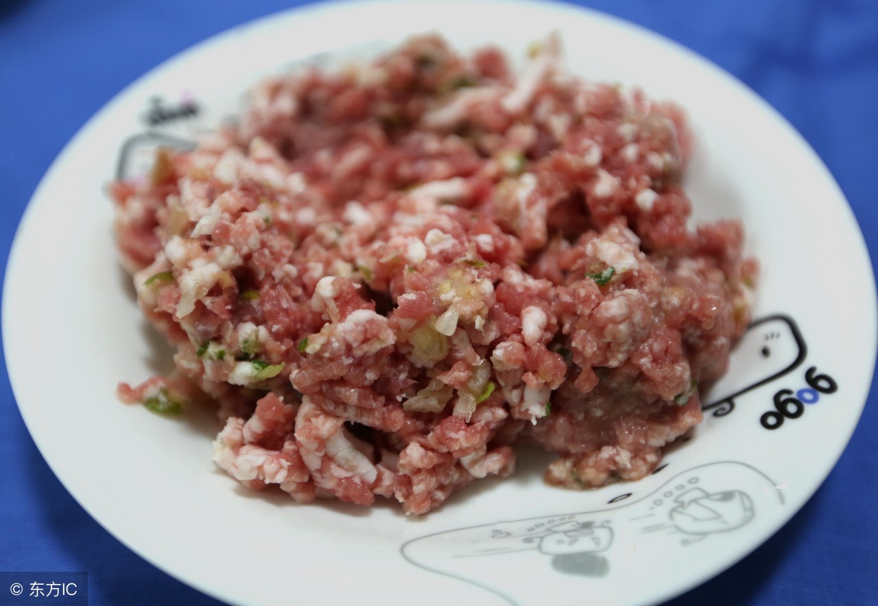 在超市当员工的表姐告诉我：超市里的这4种肉制品不要买！