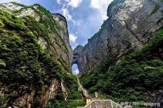 去张家界旅游跟团还是自己游,去张家界自己玩还是团玩便宜