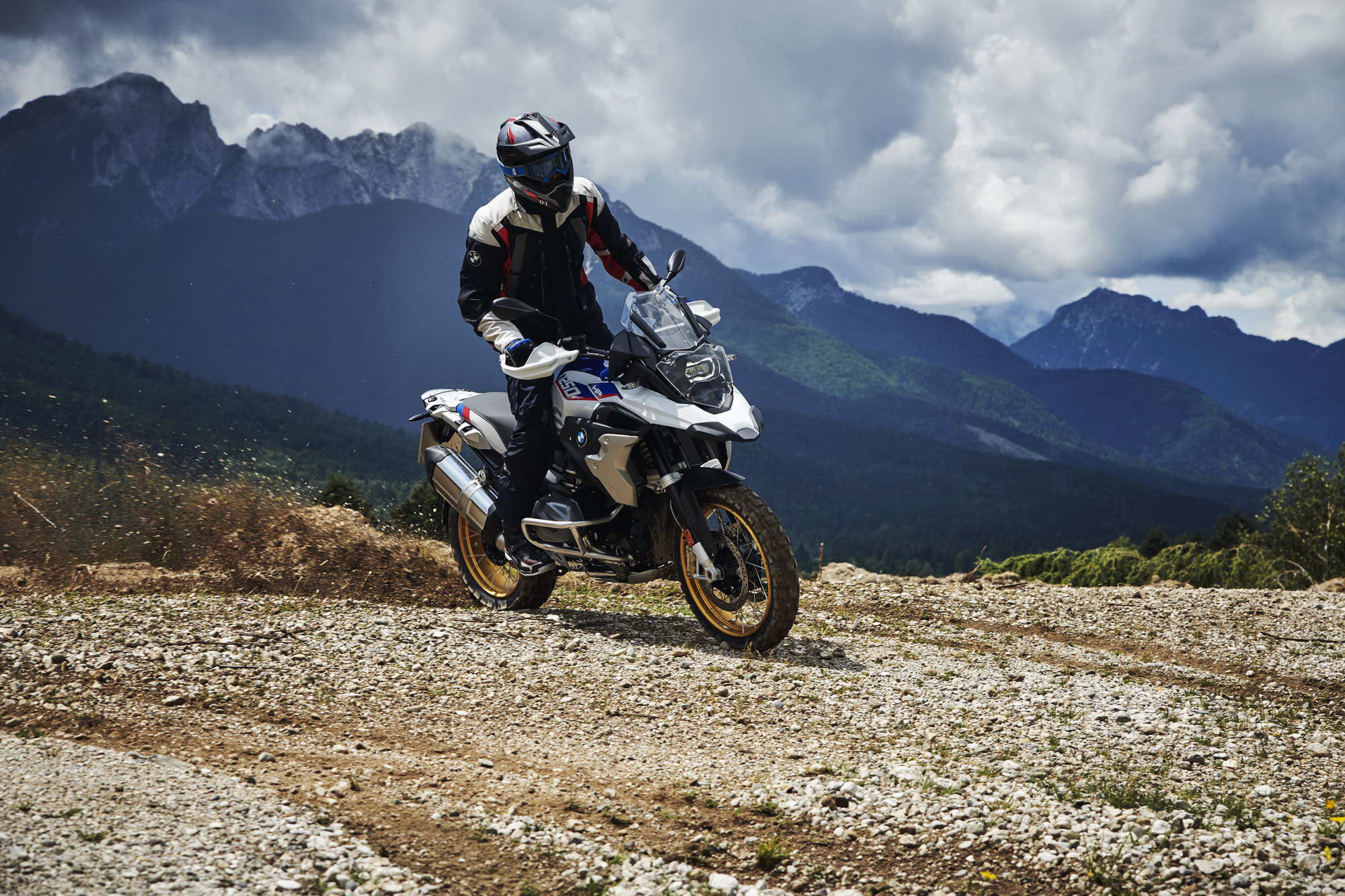 宝马r1250gshp版黑色款,高清宝马r1250gs壁纸