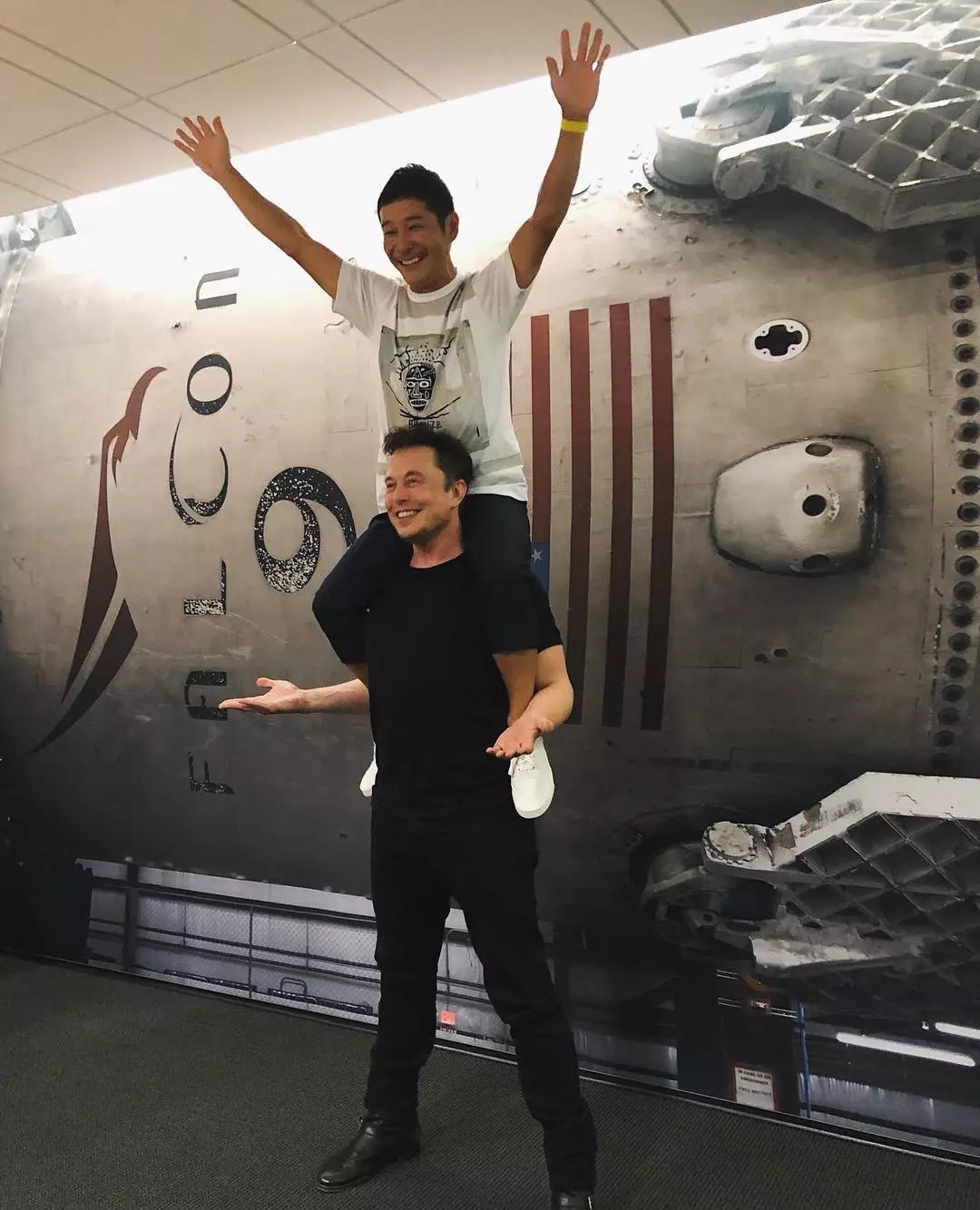 亿万富豪身价159亿,亿万富豪花10个亿