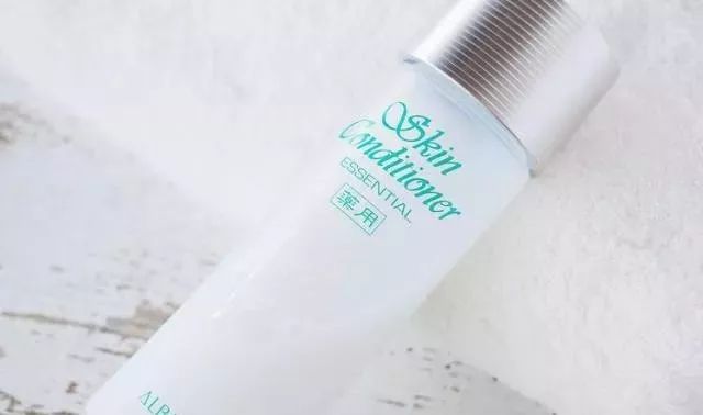 适合夏天使用的10款日本美白化妆水！