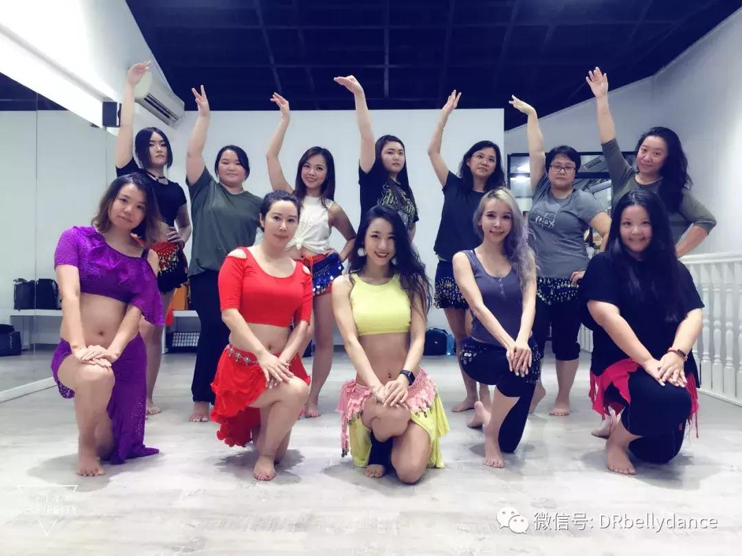 练形体舞蹈和瑜伽哪个好,舞蹈跟瑜伽哪个适合女生