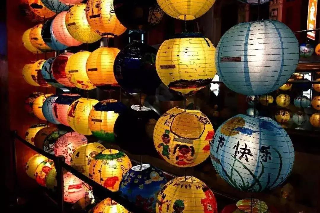 奥园嗨翻中秋，108种潮玩方式，100+种商品优惠低至2.5折！