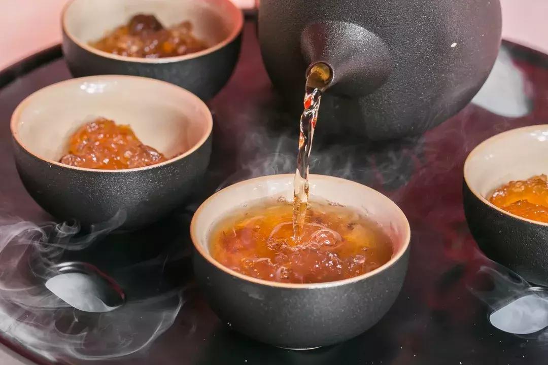 6.8折！陆家嘴惊现1家“网黄餐厅”，人均40+吃哭老板！