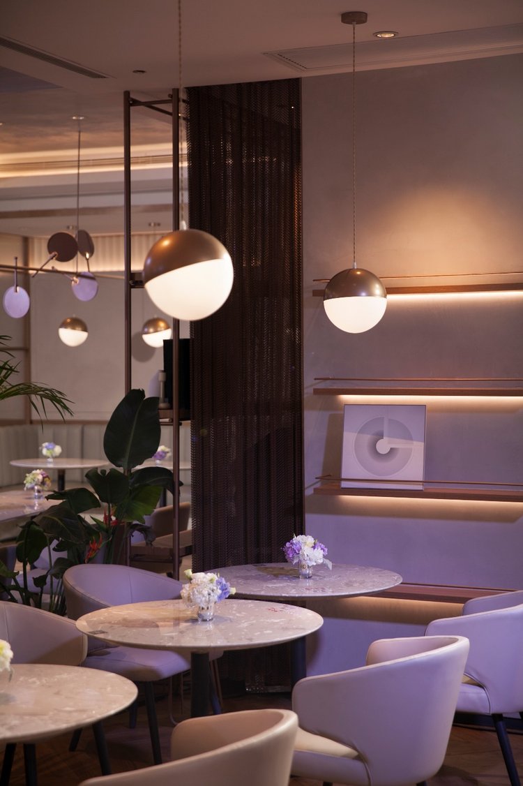 必胜客携手AnnaSui秋冬新制服系列上市惊艳亮相