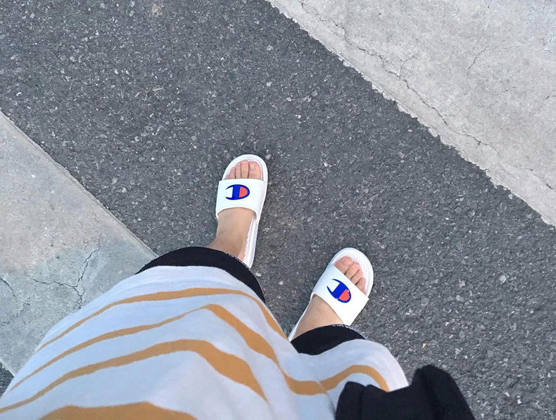 你会花400块钱买双拖鞋吗,你会花一千块去买双鞋吗