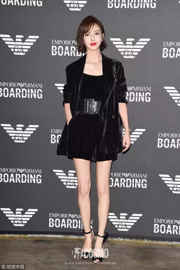 丫丫已经美“腻”了！于是穿上EmporioArmani帅气一回