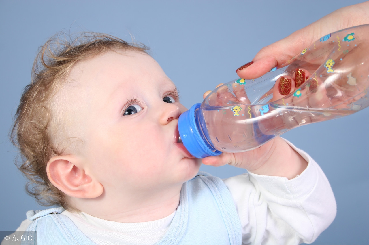 入秋宝宝流鼻涕怎么办,婴儿着凉流鼻涕打喷嚏小妙招