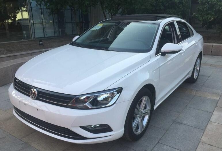 12万在手,是选逼格更高的10年奔驰还是宽体轿跑16年凌度