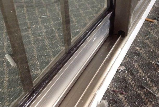 推拉门怎么拆不影响二次使用教程,推拉门拉不动了找谁修