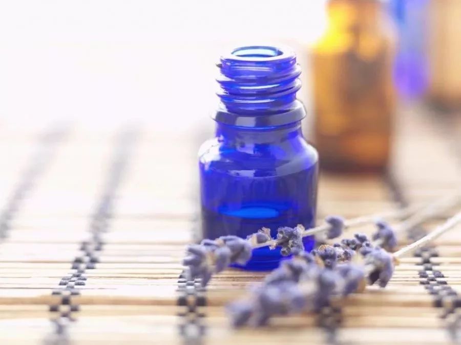 跑完步一身臭汗,跑完步出了汗一股刺鼻味