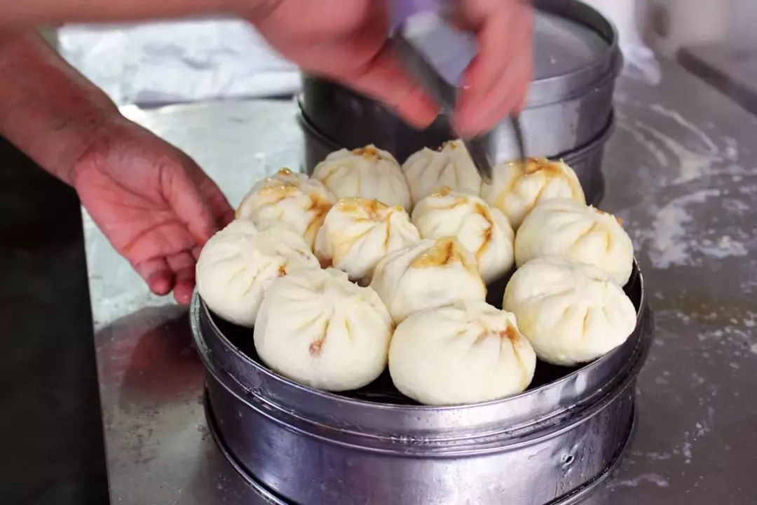 探店老字号包子店,深藏街巷29年的老牌包子