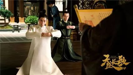 用色精彩，用光讲究，构图精巧！这部热播剧值得摄影师借鉴