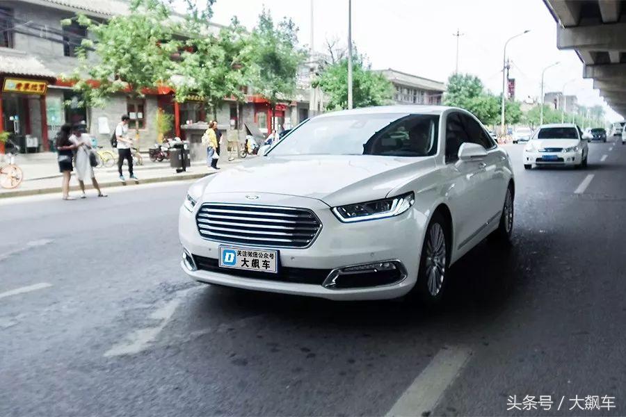 悬架调校不错，如果不是变速箱拖后腿，金牛座确实挺好开！