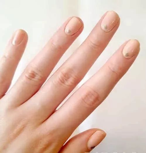 昨天去做了美甲上班领导会说吗,做了美甲半个月