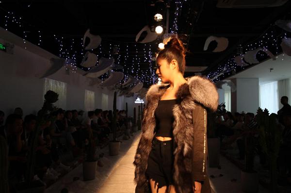 九天集团与阿里巴巴合作正式签约第三届原创设计女装采购节