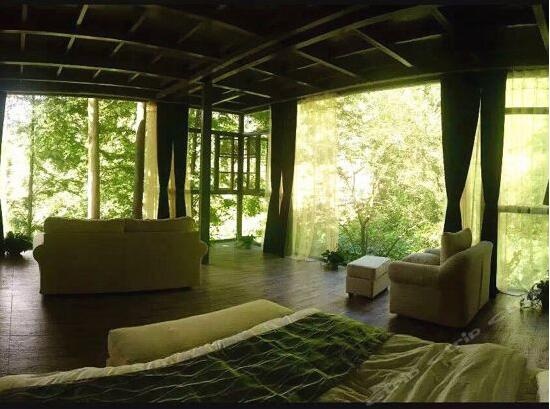 国庆假期住哪儿？水灵妹为你精心奉上都江堰这10家紧临景区的民宿酒店！让你坐拥青山绿水，感受品质生活