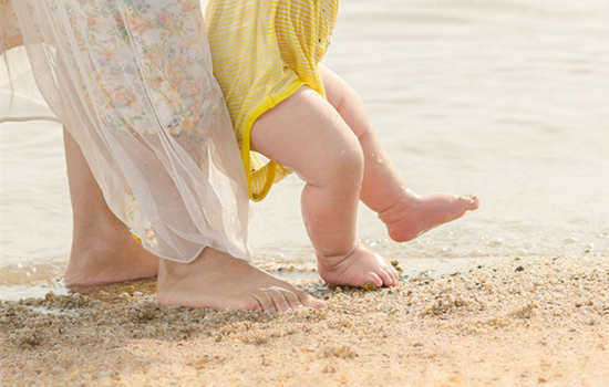 12岁o型腿还能自己矫正过来吗,50岁o型腿可以通过矫正器矫正吗