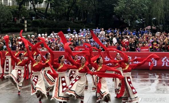 南充北湖广场舞大赛,南充西巷广场舞决赛