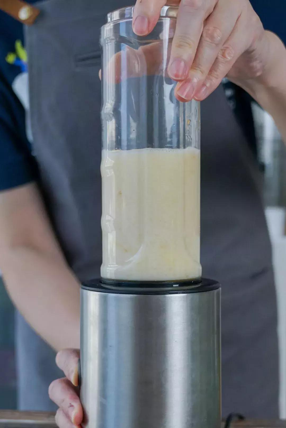 工作累了喝一杯小酒,上班这么辛苦还要回家做饭