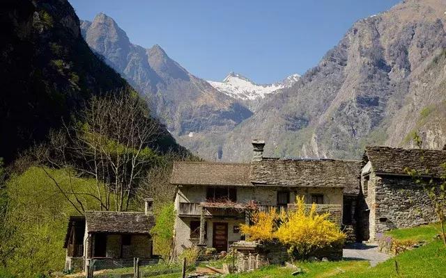 农村建房超出面积怎么处理,农村建房超出面积的怎么处罚