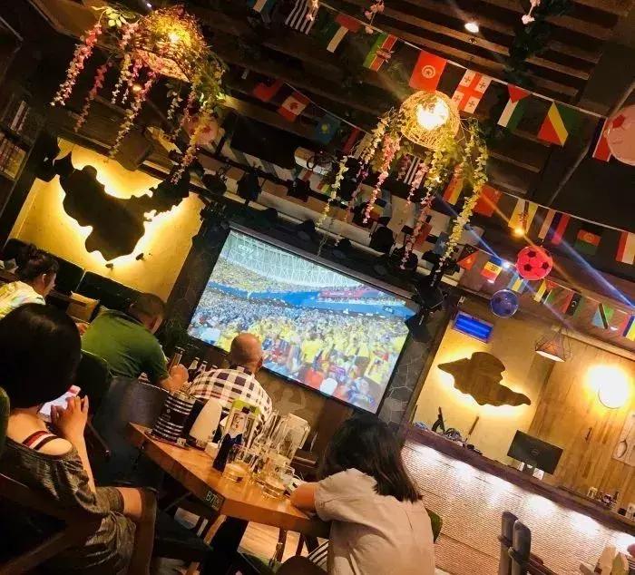 最豪华的音乐餐吧,一家氛围满满的音乐餐吧