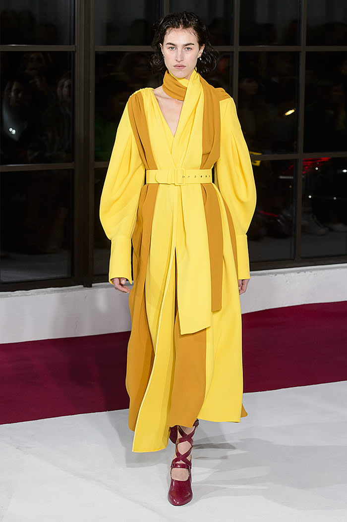 撞色搭配明星,撞色为什么更运动