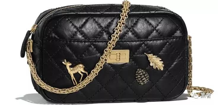 结婚当天适合妈妈背的包推荐,去参加婚礼背什么颜色的包合适