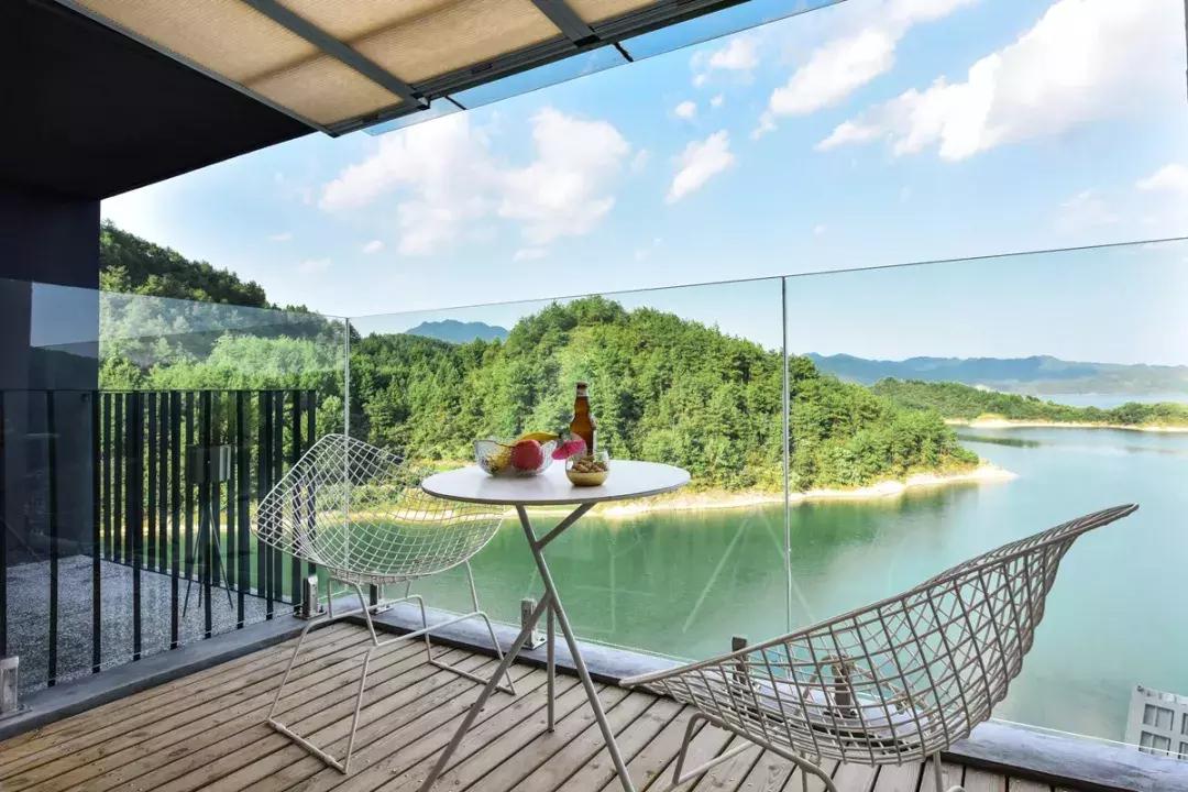 人均350+，住千岛湖最美民宿，吃大鱼头，还有私人小岛定制美拍！