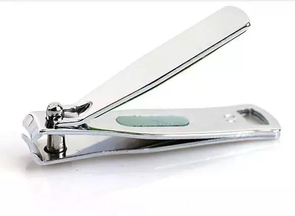 中国大妈出国探望儿子，行李箱被打开的那一刻，所有人都惊呆了！