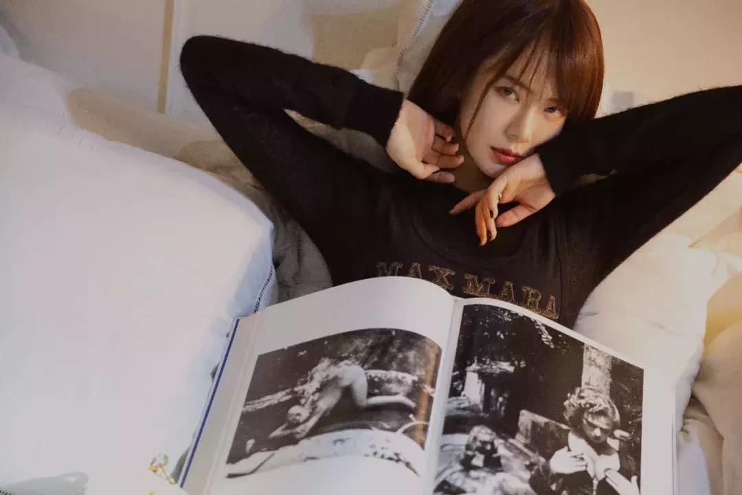 戚薇霸气走秀,唐嫣戚薇机场街拍大全