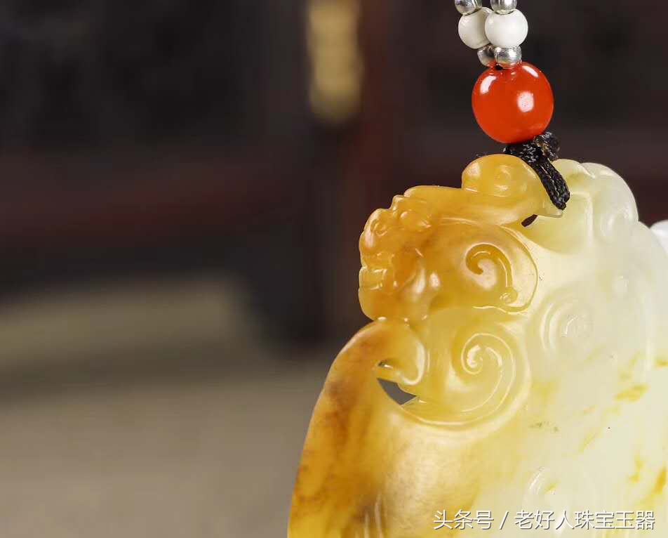 和田玉带黑沁青玉是籽料还是山料,新疆和田玉青玉属于山料还是籽料