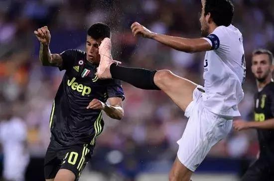 深度分析欧冠足球,足球比赛var主要是判定什么的