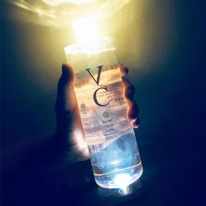 泰国维c亮白爽肤水,vc亮肤保湿爽肤水