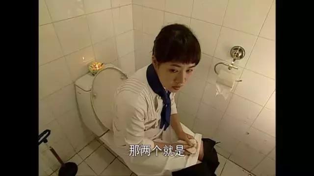 上厕所时发现厕所没纸了怎么办,原来上厕所没纸还能这样做