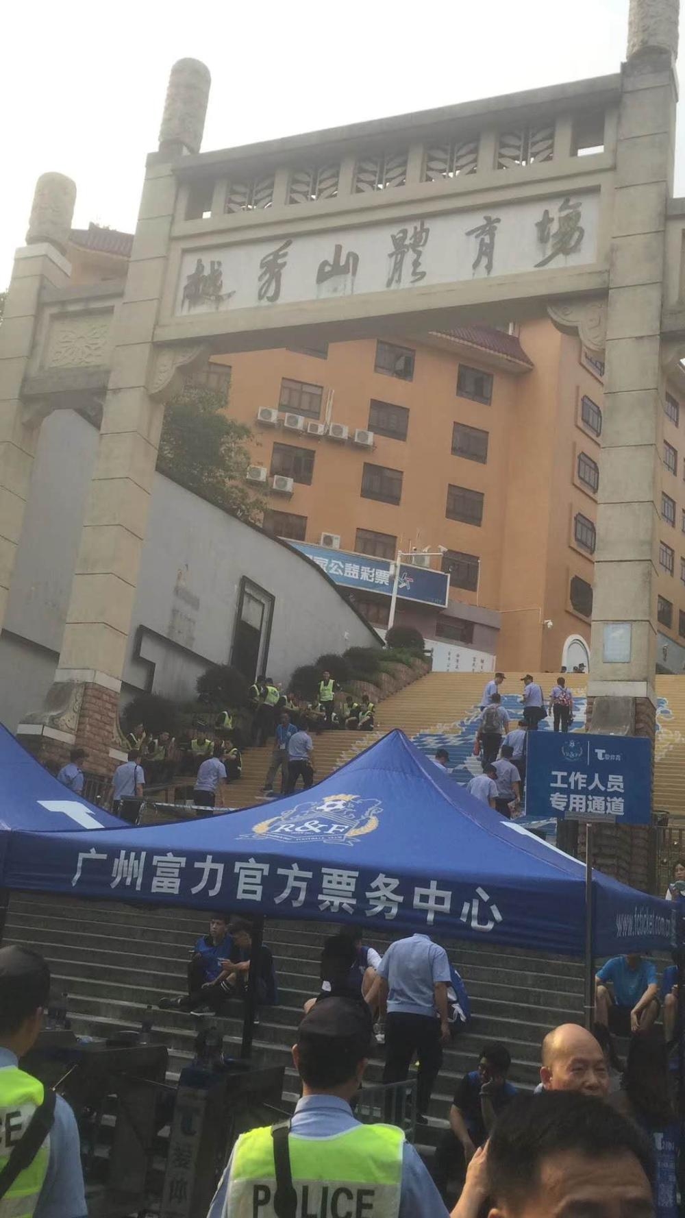 这个68岁的足球场，现在越活越年轻，最近你有去过看比赛吗？