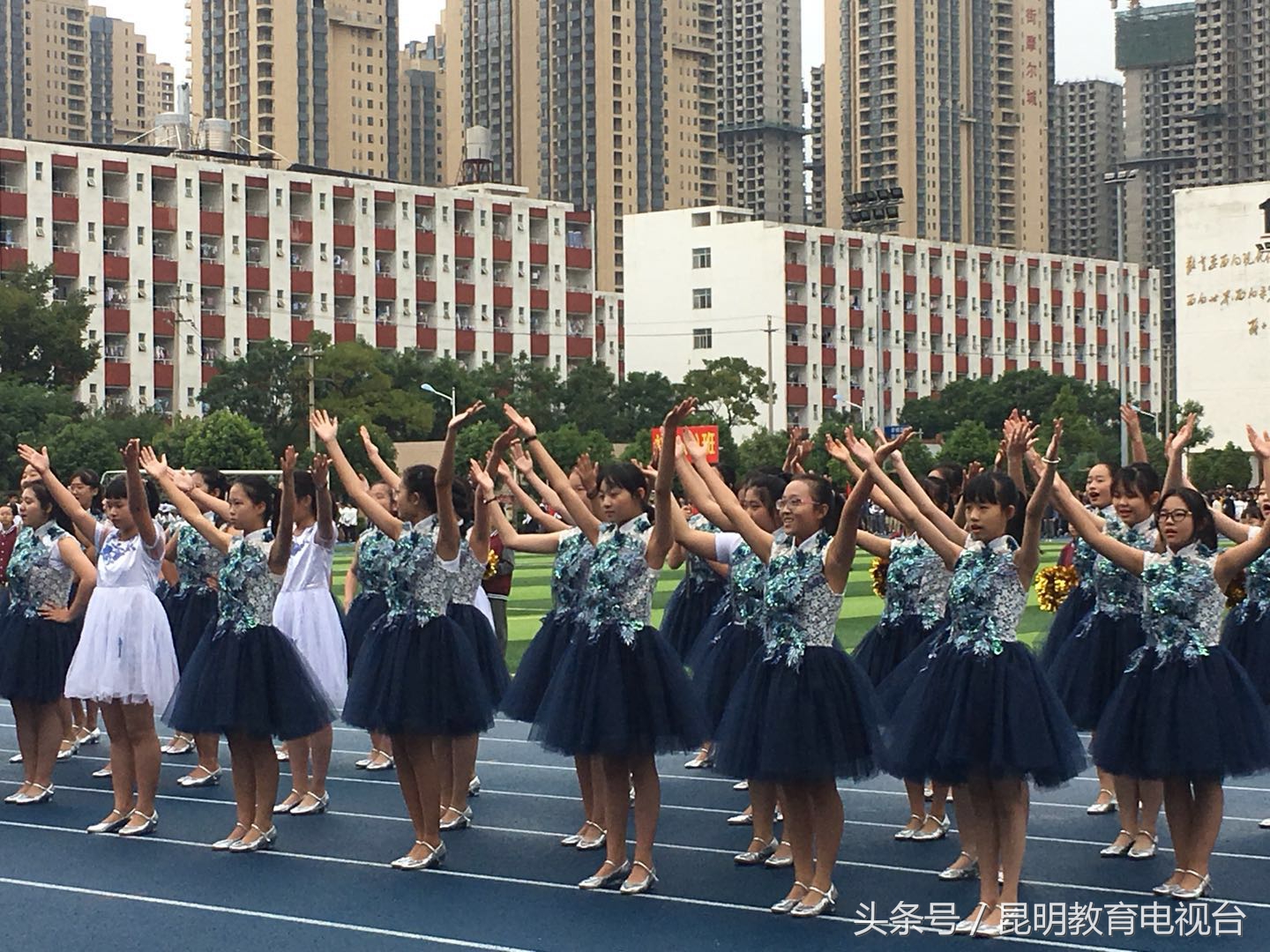 昆一中西山学校篮球赛,西山学校2019年运动会