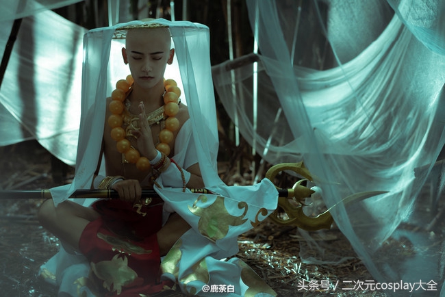 剑侠情缘网络版叁少林cos，温柔俊美，我居然有了种心动的感觉