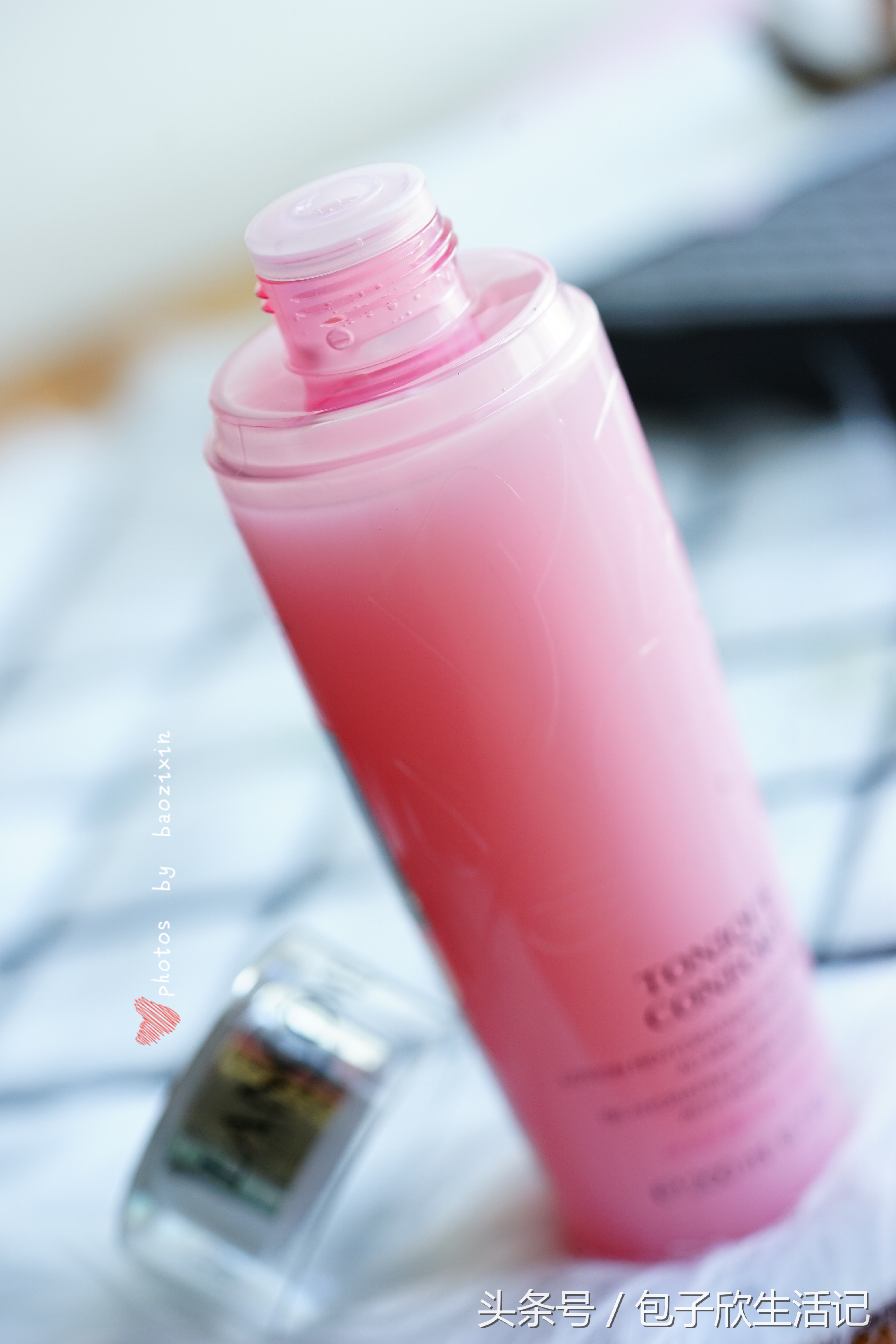 兰蔻粉水和雅诗兰黛水哪个好,兰蔻粉水味道不一样怎么回事