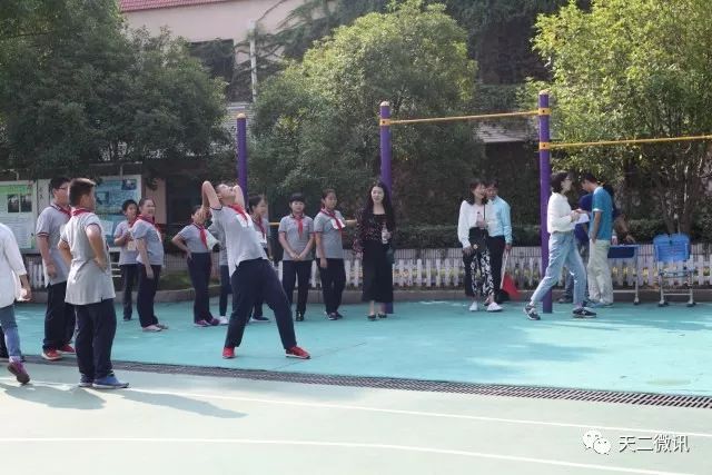 扬体育精神展青春风采课件,扬体育精神展青春风采班会