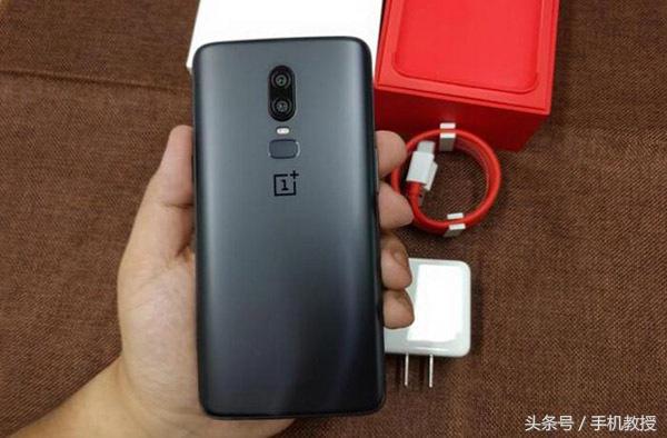 为什么买手机商家都想留包装盒,为什么手机厂商送的手机壳没人用