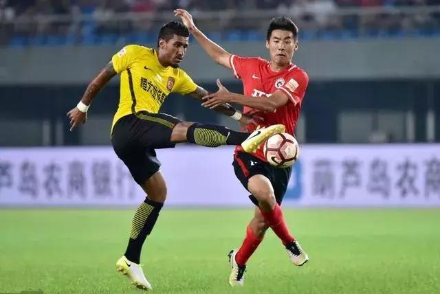 自食恶果,中国球员被铲断腿