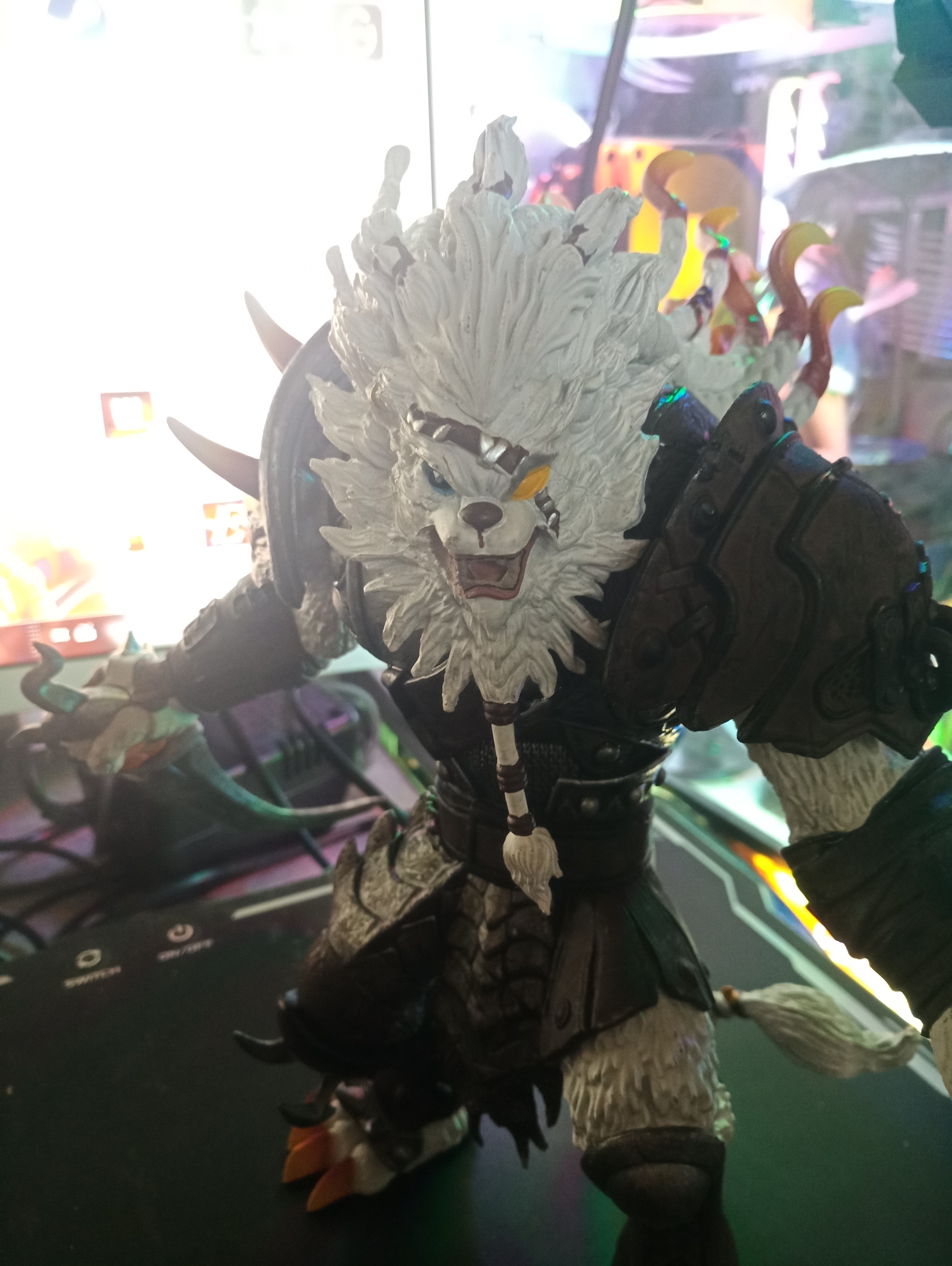 傲之追猎者手办,暗黑武士雷恩加尔和傲之追猎者