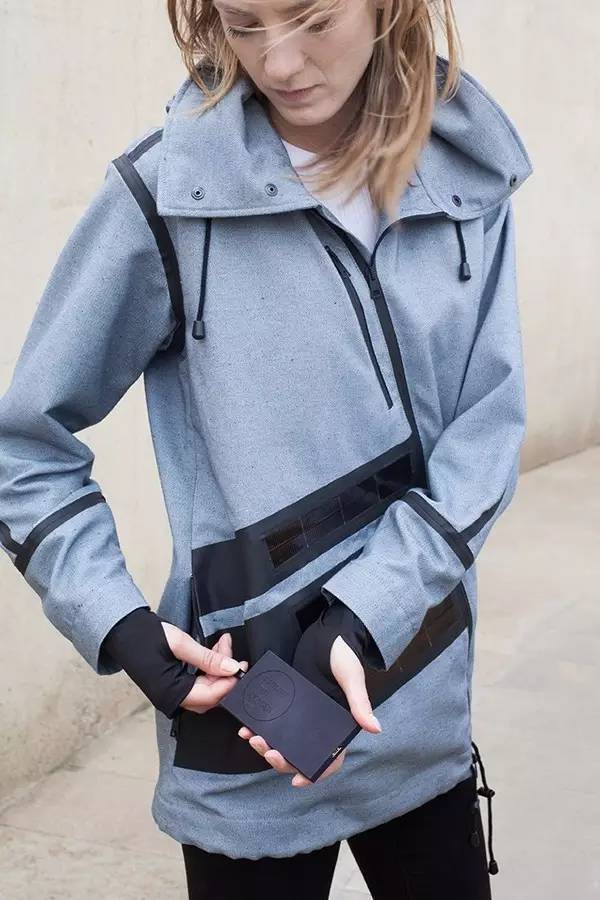 揭秘：国庆放假第一天，就把漂亮女友搞哭，他是怎么做到的