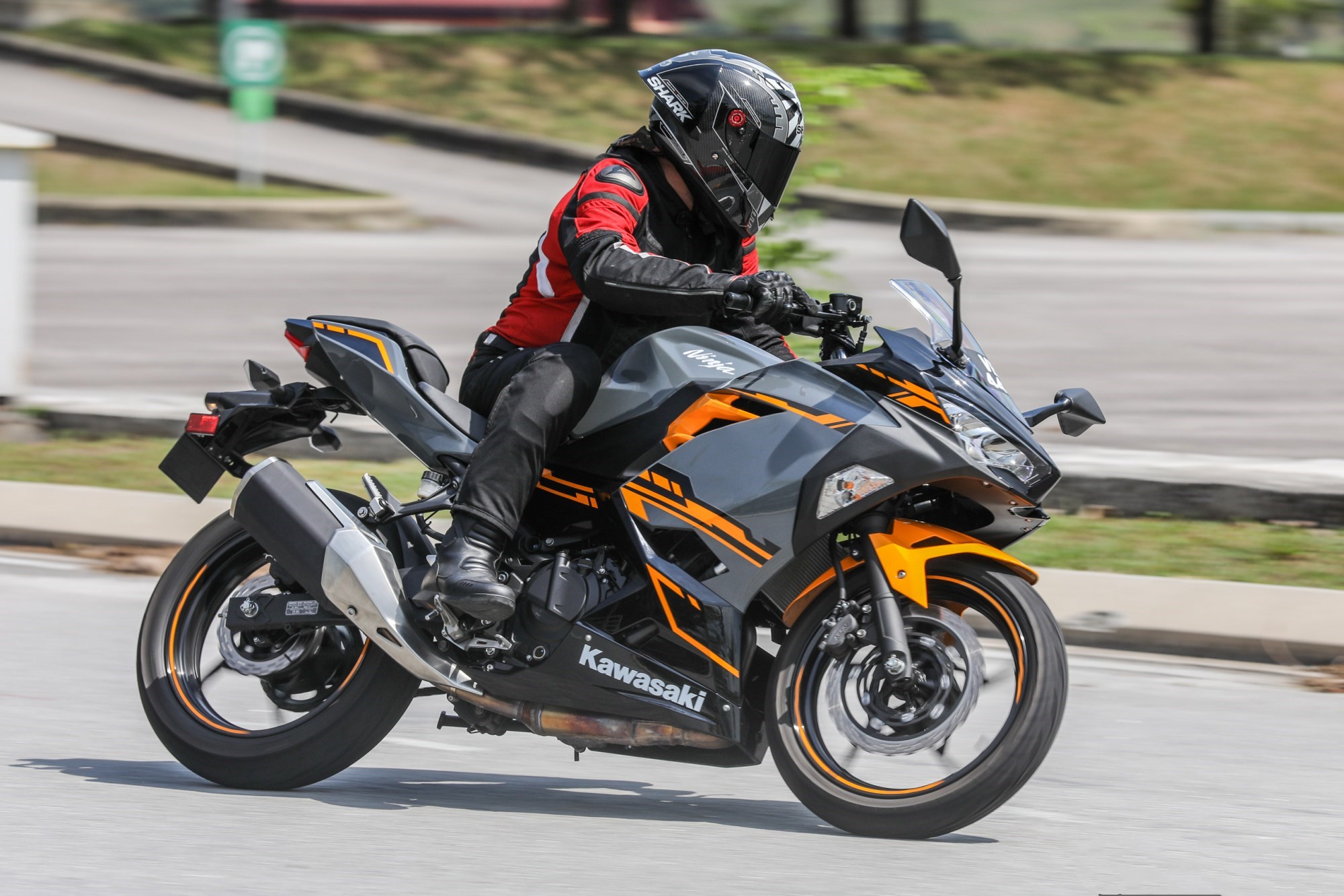 2015年川崎小忍者ninja250,17款川崎ninja250极速测试